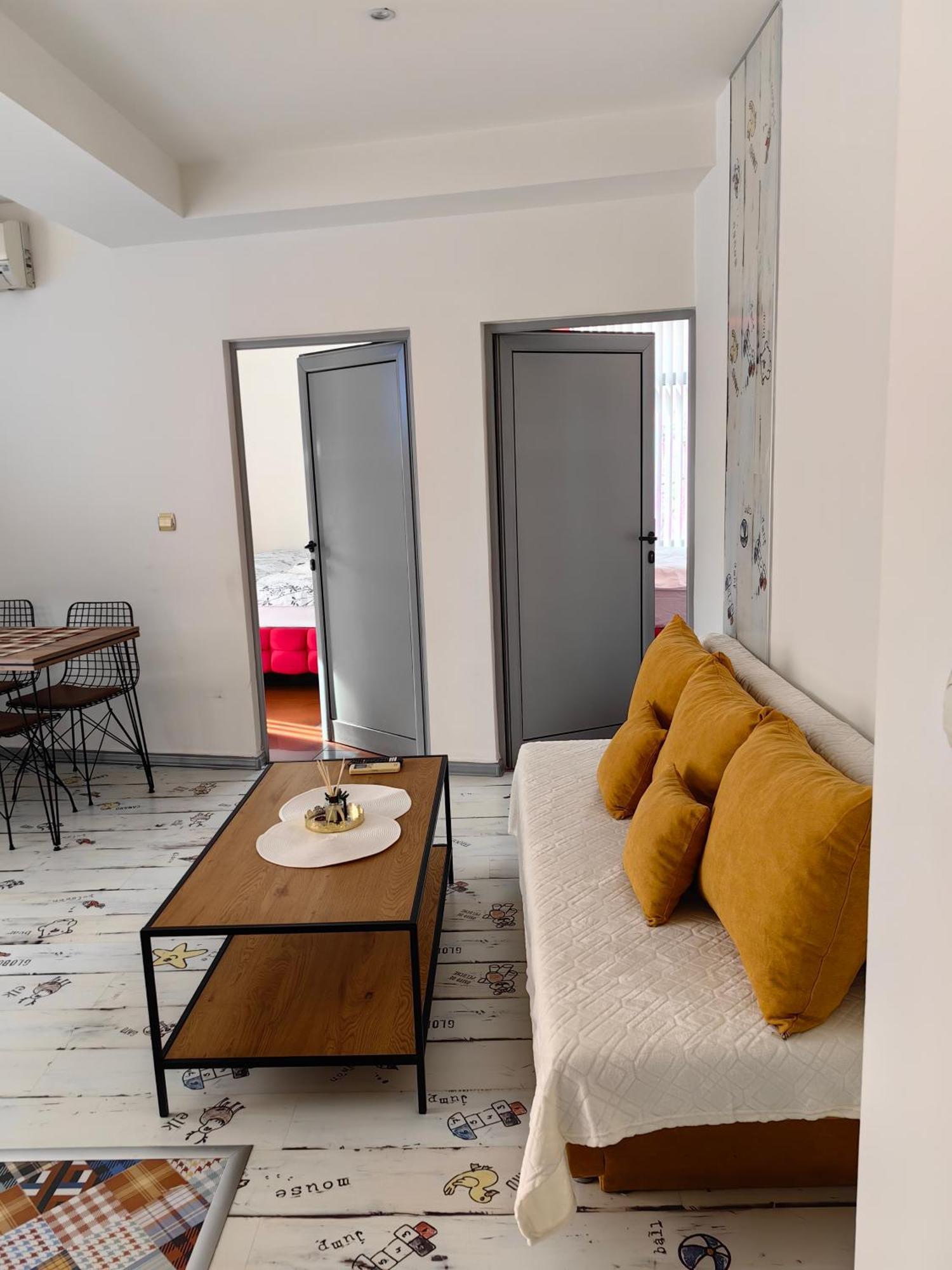 2 Bedrooms Apartment. Plovdiv Luaran gambar