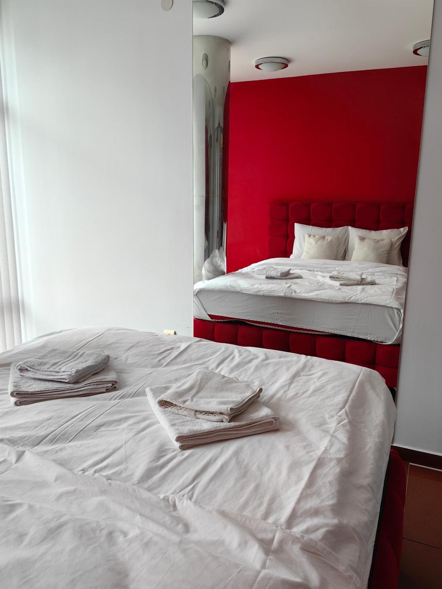 2 Bedrooms Apartment. Plovdiv Luaran gambar
